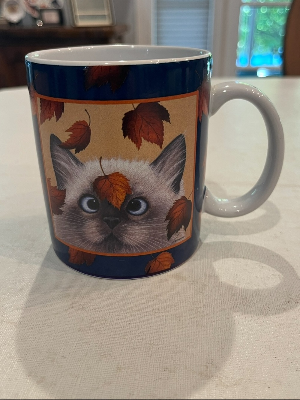Vintage 1996 Lang & Wise autumnal Siamese cat ceramic coffee mug. So cute!